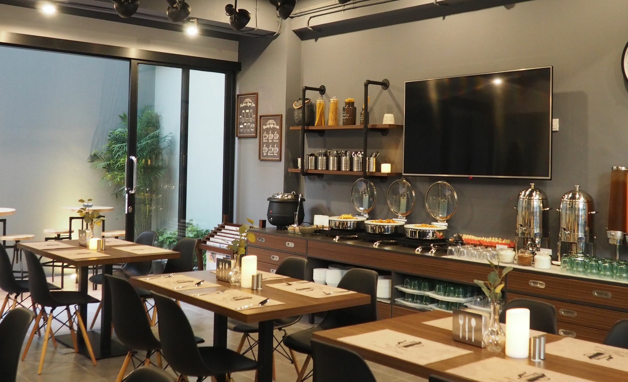 Hotel Juno Tanah Abang 3*